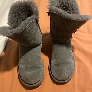 Gray short Uggs